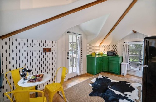 Stonewall Casa | Stonewall Bungalow 4 - Sleeps 3