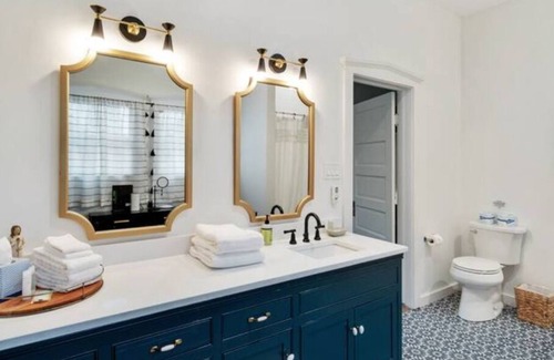 Stonewall Casa | Stonewall Bungalows 20min Fredericksburg 290 road - 4 beautiful units for groups