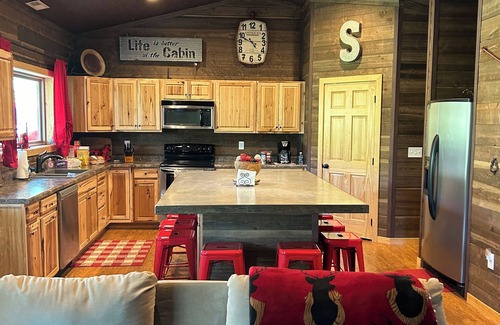 Deadwood Casa | Stonewall Hideaway- Lots of trailer parking