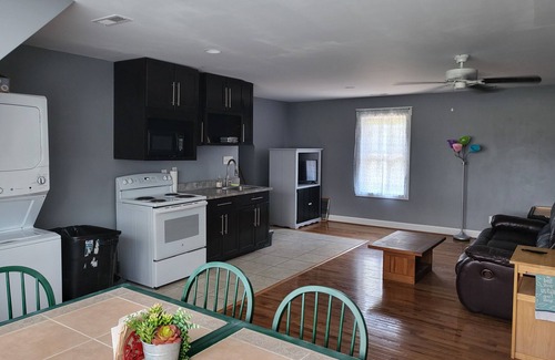Chesterfield Apartamento | Stonewall Manor Cozy 1-bedroom with WiFi and AC on five star horse farm.