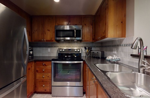 Village North Condominio | Stoney Creek Northstar 32 - Condominio renovado en planta baja en Whistler Village
