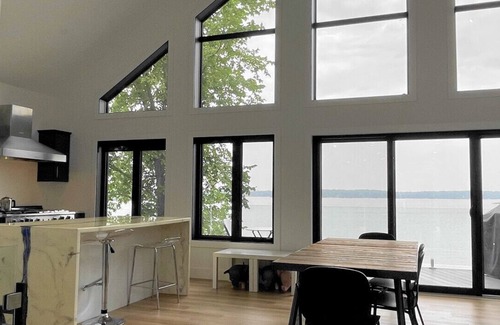 Crowes Landing Casa | Stoney Lake Beach House