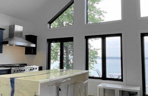 Crowes Landing Casa | Stoney Lake Beach House