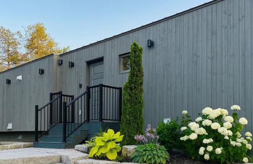 North Kawartha Casa | Stoney Lake Cottage with Private Dock by Leavetown Vacations