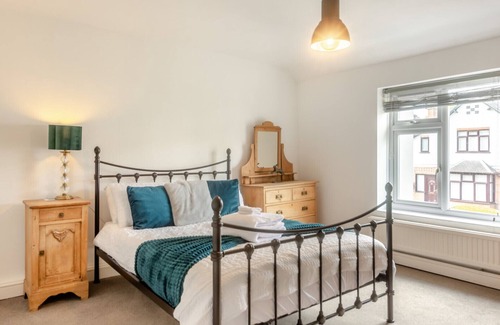 Quorn Casa | Stoop Cottage - Two Bedroom House, Sleeps 4