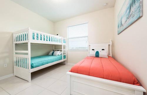 Kissimmee Apartamento | Storey Lake Resort 32 - Hosted by Top Villas
