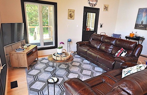 Irondale Cabaña | Stormy Lake Northern Comfort