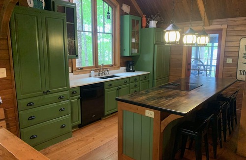 Hayward Cabina | Libro de cuentos Vintage Northwoods Lodge cargado de encanto y comodidad