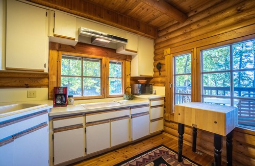 Cedar Cliff Cabina | Storybook Alpine Log Cabin -Authentic Piece of Bavarian History on Lake Chatuge