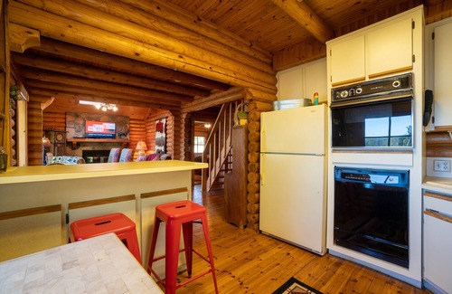 Cedar Cliff Cabina | Storybook Alpine Log Cabin -Authentic Piece of Bavarian History on Lake Chatuge
