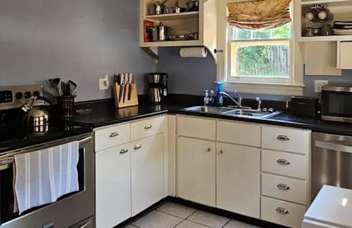 Morehead Casa | Storybook Cottage House Morehead KY 3 BR1.5 bath Downtown Hospital MSU