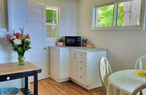 Whitehall Cabaña | Storybook Sunset Cottage on White Lake. Excellent Location. Dock & Kayaks.