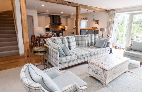 Churchill Casa | STOW COTTAGE BARN, pet friendly, luxury holiday cottage in Kingham