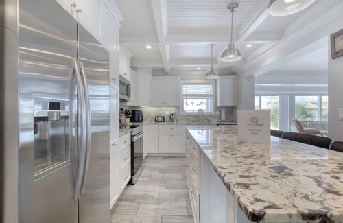 Palm Harbor Estates Apartamento | Straight Outta Dockton-Waterfront, Pool and Dock
