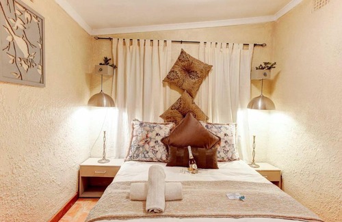 Strand Casa | Strand Family 6 Sleeper Cottage En-Suite