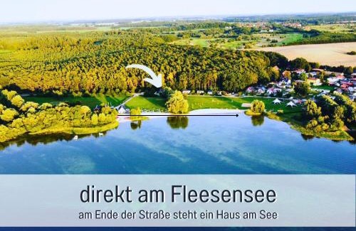 Muritz Casa | Strandhaus Mathea - ruhige Lage direkt am Fleesensee - Parkplatz, Kamin, Sauna - familienfreundlich