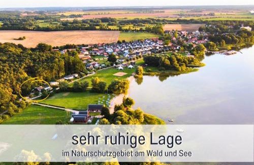 Muritz Casa | Strandhaus Mathea - ruhige Lage direkt am Fleesensee - Parkplatz, Kamin, Sauna - familienfreundlich