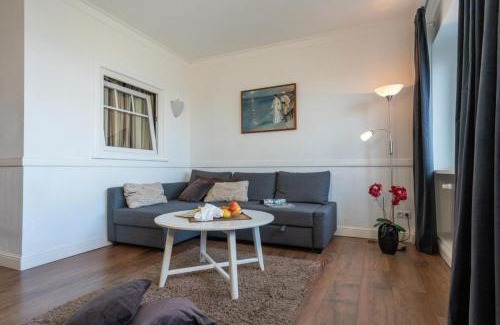 Heiligenhafen Apartamento | Strandhotel-Heiligenhafen-Wohnung-120-Wellenreiter-Typ-II