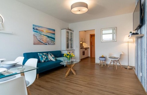 Heiligenhafen Apartamento | Strandhotel-Heiligenhafen-Wohnung-101-Typ-IV-Wasserblick