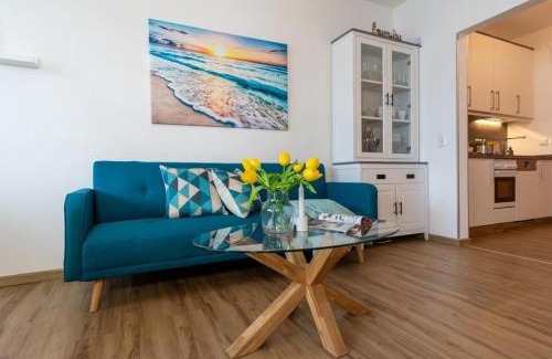 Heiligenhafen Apartamento | Strandhotel-Heiligenhafen-Wohnung-101-Typ-IV-Wasserblick
