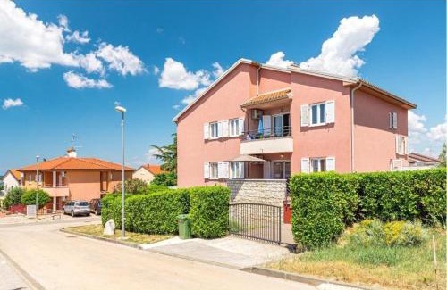Dajla Apartamento | Strandnahe Ferienwohnung Mit Großem Garten