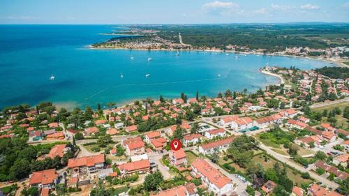 Dajla Apartamento | Strandnahe Ferienwohnung Mit Großem Garten