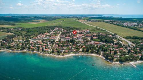 Dajla Apartamento | Strandnahe Ferienwohnung Mit Großem Garten