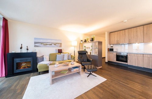 Wremen Apartamento | Strandnahe, Tolle Dachgeschosswohnung, Sauna, Zwei Balkone mit Land- & Meerblick