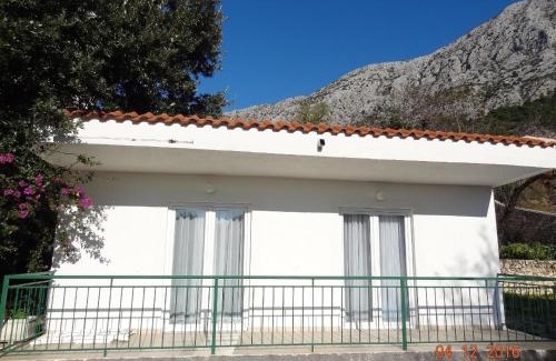 Zivogosce Casa | Strandnahes Ferienhaus Zorra Mit Garten