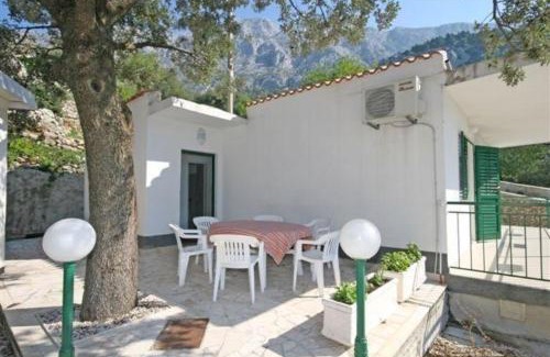 Zivogosce Casa | Strandnahes Ferienhaus Zorra Mit Garten