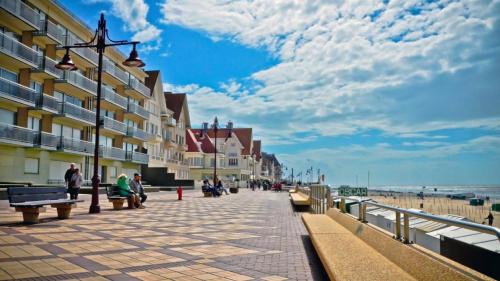 De Haan Apartamento | Strandvakantieappartement Zilverstrand - met binnenzwembad!