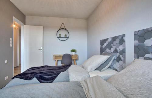 Koenigshoffen Est Apartamento | Strasbourg Urban Chic Cathedral View - parking, tram, 8 min city center