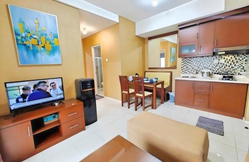 Jakarta Apartamento | Strategic 2BR Thamrin Apt with Pool & Gym by 2ndHome
