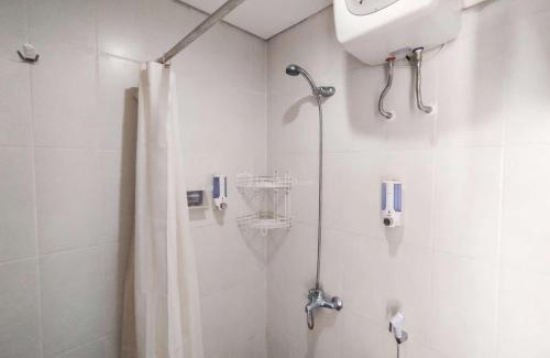 Hegarmanah Apartamento | Strategic and Comfy Studio at Skyland City Jatinangor Apartment By Travelio