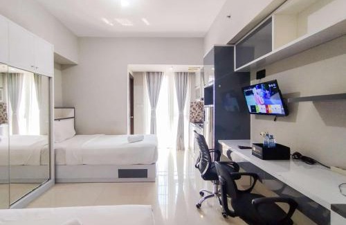 Hegarmanah Apartamento | Strategic and Comfy Studio at Skyland City Jatinangor Apartment By Travelio
