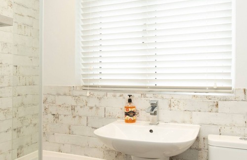 Welford Casa | Stratford House - charming home with private parking on quiet road in Leicester