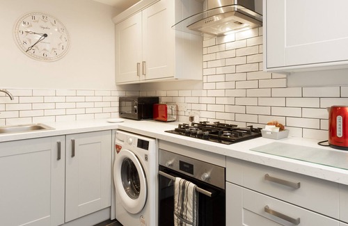 Welford Casa | Stratford House - charming home with private parking on quiet road in Leicester