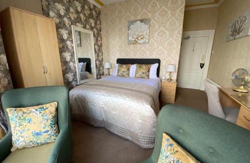 Llandudno Casa | Stratford House Exclusively for Adults