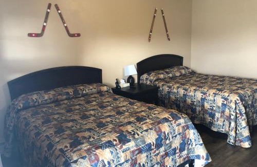 Whitehorse Hotel | Stratford Motel