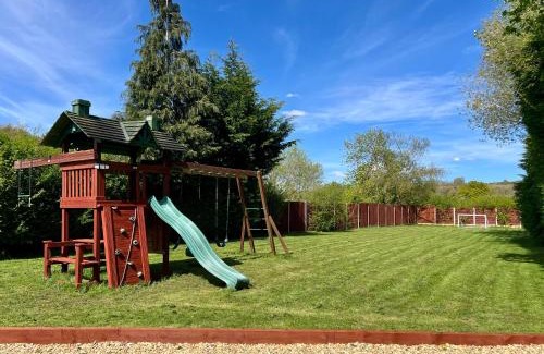 Wixford Casa | Stratford-upon-Avon 4BR Family Mansion on 1 acre with Pool, Gym & BBQ!