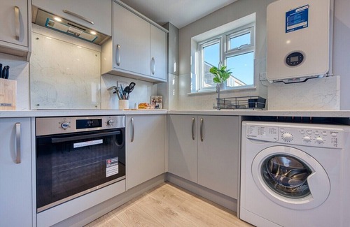 Stratton Casa | 3 Bedroom house, Pet friendly, Garden, Free Parking