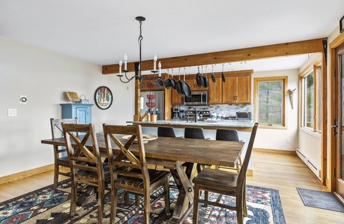 Stratton Mountain Casa | 3900 sqft, 4bd, 3ba - 5 min a Stratton w / Views!