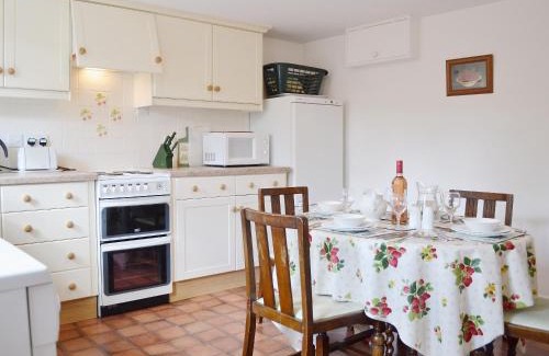 Clows Top Casa | Strawberry Cottage