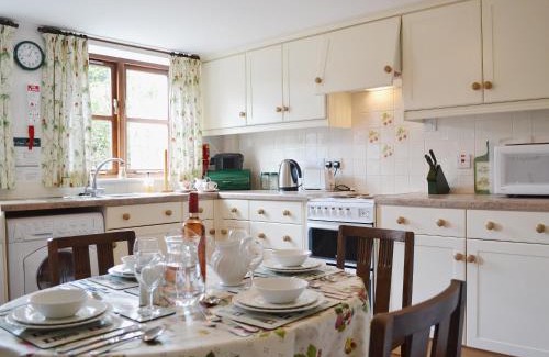 Clows Top Casa | Strawberry Cottage