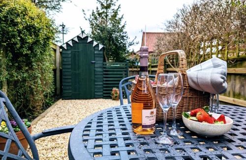 Snettisham Casa | Strawberry Cottage Snettisham close RSPB and Wild Ken Hill - Crabpot Cottages Sheringham