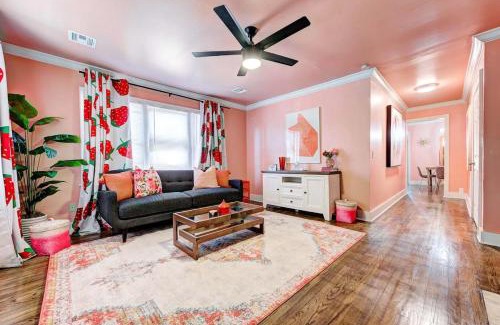 Central Oklahoma City Apartamento | Strawberry Lodge - City card 4 local business