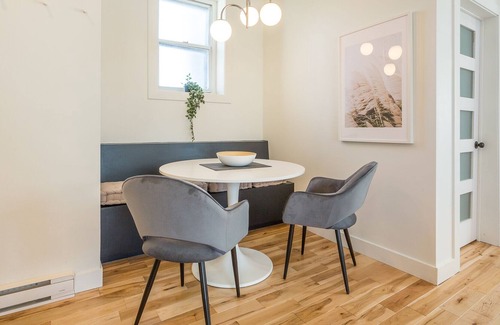 Hochelaga Apartamento | Strawberry Stays! Secret to sweet dreams!
