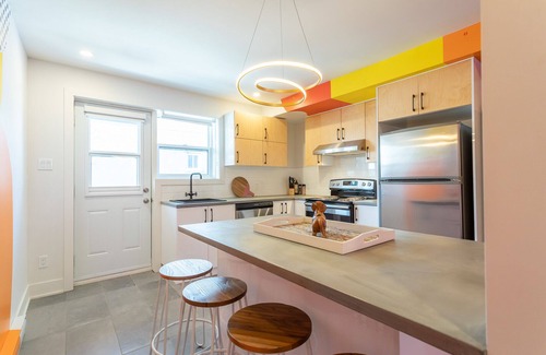 Francois-Perrault Apartamento | Strawberry Stays! Secret to sweet dreams!