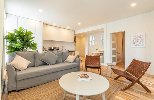 Hochelaga Apartamento | Strawberry Stays! Secret to sweet dreams!