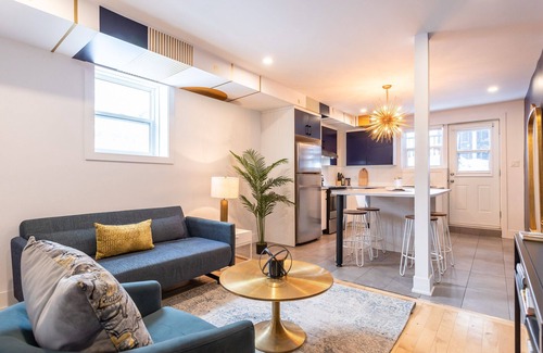 Francois-Perrault Apartamento | Strawberry Stays! Secret to sweet dreams!